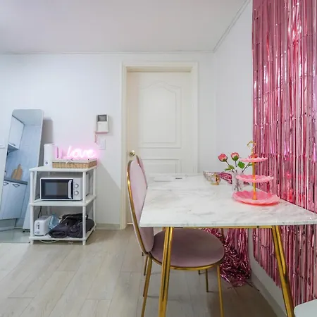 Hongdae Hyoosik Apartment Seoul Exterior photo