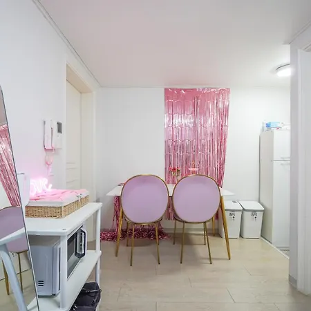 Hongdae Hyoosik Apartment Seoul Exterior photo